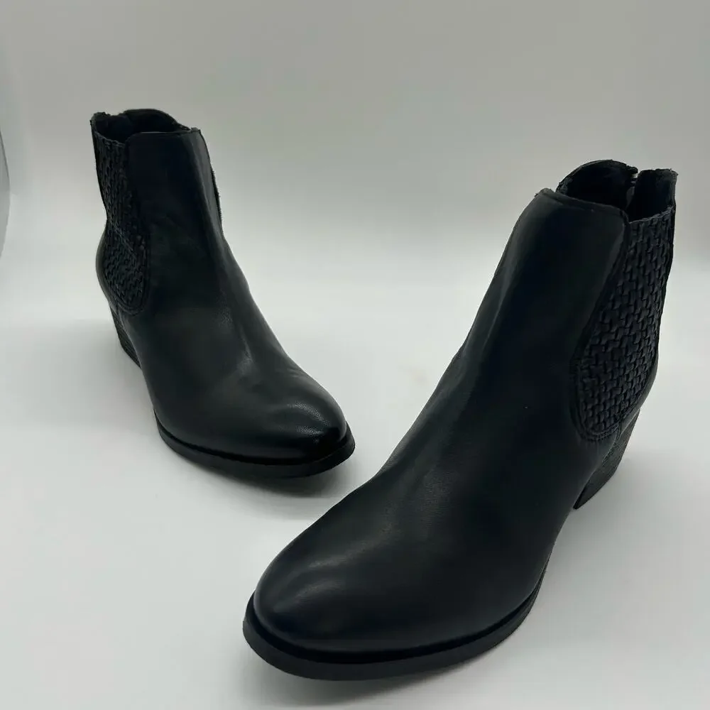 Journee‎ Collection Boots Womens 6 Black Premium Leather Emerson Boots NEW